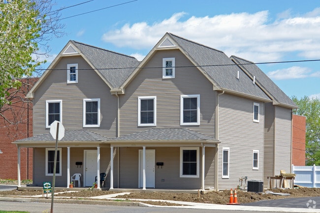 Building Photo - Iris Commons