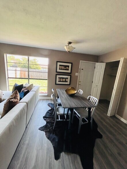 Building Photo - 511 Hanover Dr