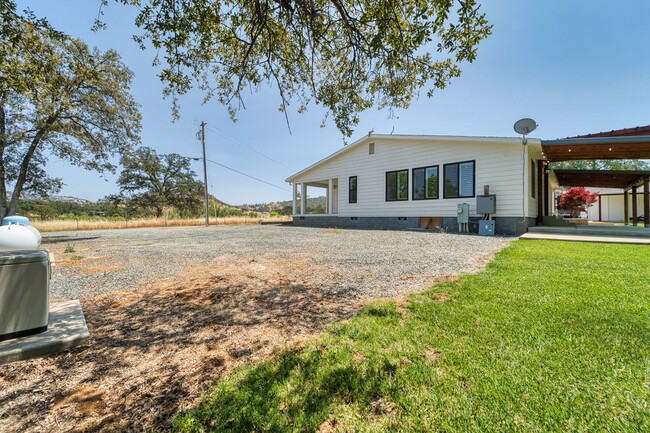 Building Photo - Escape to the Country – Beautiful 3 Bed, 2...