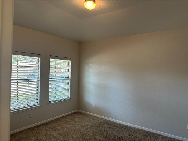 Building Photo - 15214 Bartlett Landing Dr