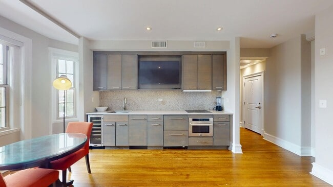 Building Photo - Dupont Circle Modern Studio Apartment In Historic Building W/Extra Storage!