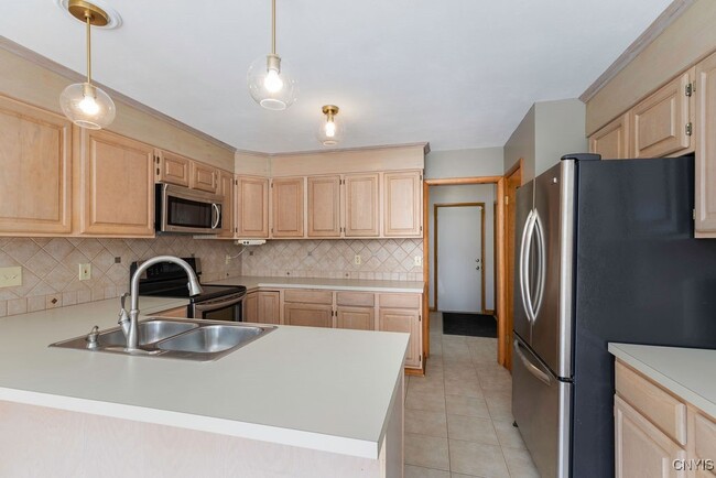 Building Photo - 3293 Greenleafe Dr
