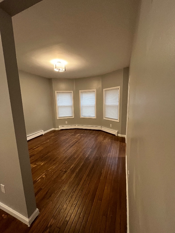 Building Photo - 19 Shepard St