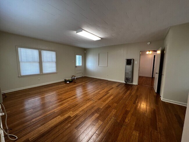 Building Photo - 119 St Julien Ave
