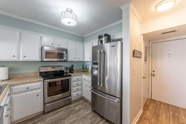 Building Photo - 3901 S Ocean Blvd