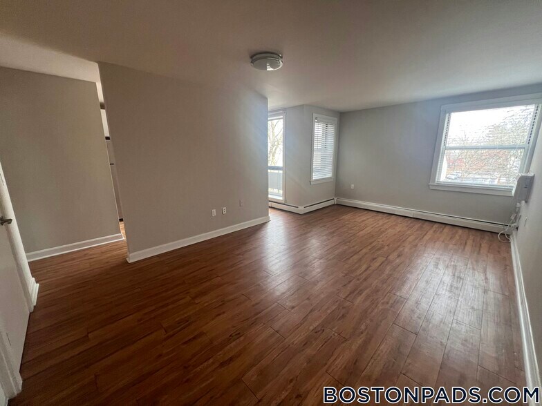 Building Photo - 9 Bronsdon St