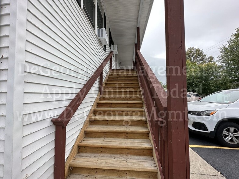 Interior Photo - Big Tree Apartments