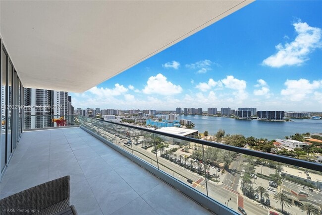 Building Photo - 18501 Collins Ave