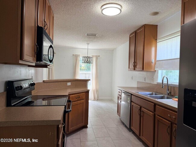 Building Photo - 6423 Crimson Leaf Ln