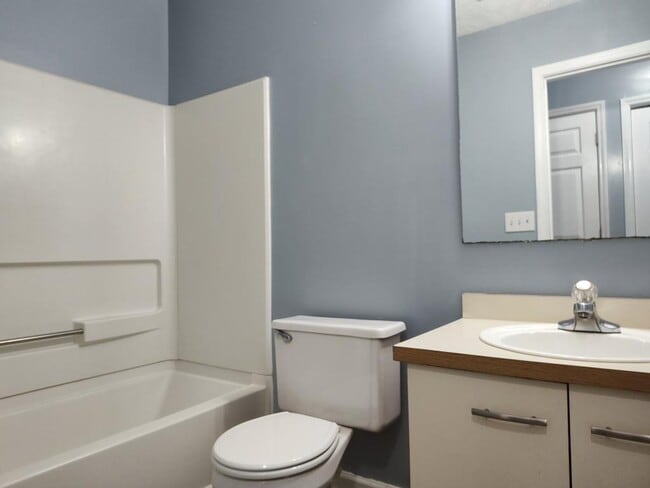 Building Photo - 6724 Willowbrook Dr