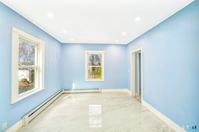 Building Photo - 341 Lincoln St