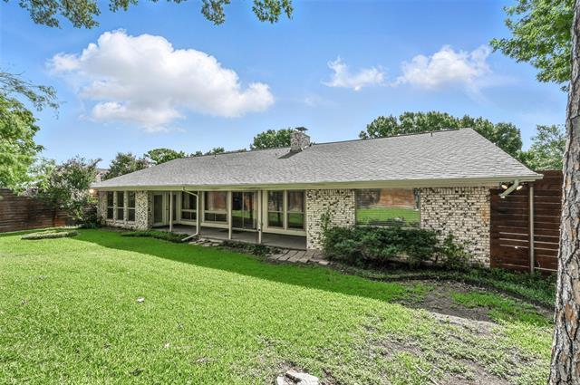 Building Photo - 4213 Village Green Dr