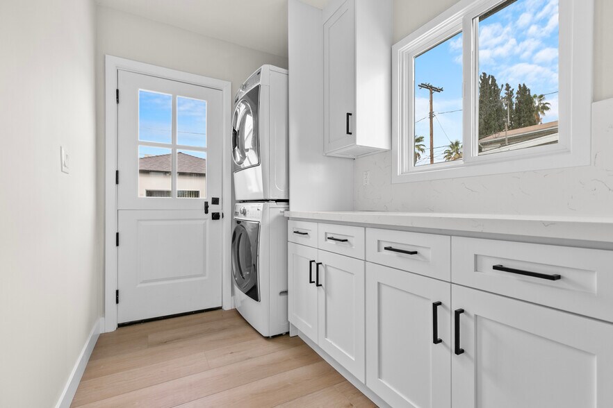 Building Photo - 6921 Bluebell Ave