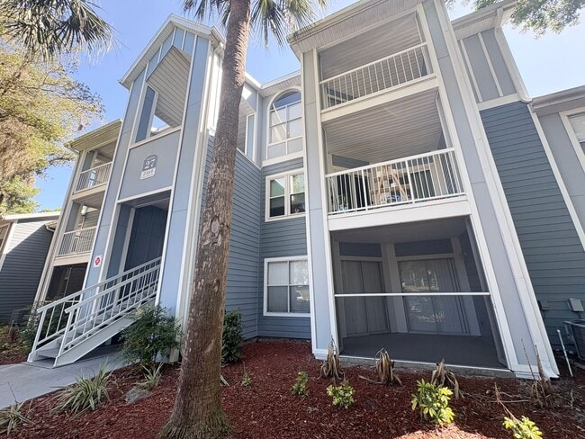 Building Photo - Lake Mary Condo ~ Fresh Paint, Tile Flooring, Updated Kitchen/Bath!