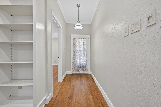 Building Photo - 4426 Basswood Ln