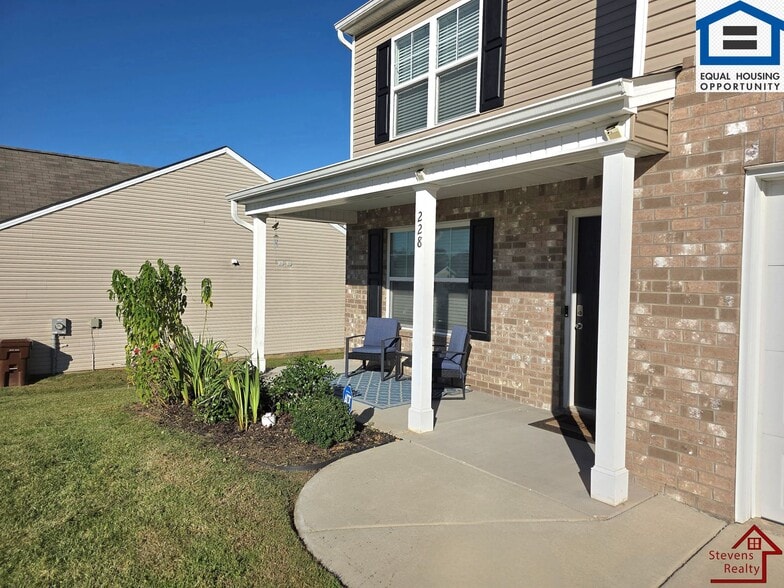 Building Photo - 228 Newman Cir