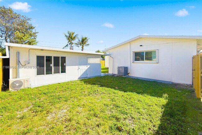 Building Photo - 8501 SW 128th St