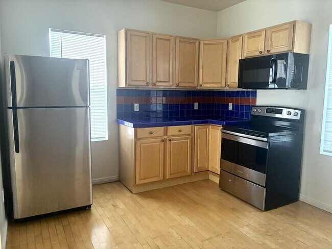 Building Photo - 517 E 500 S
