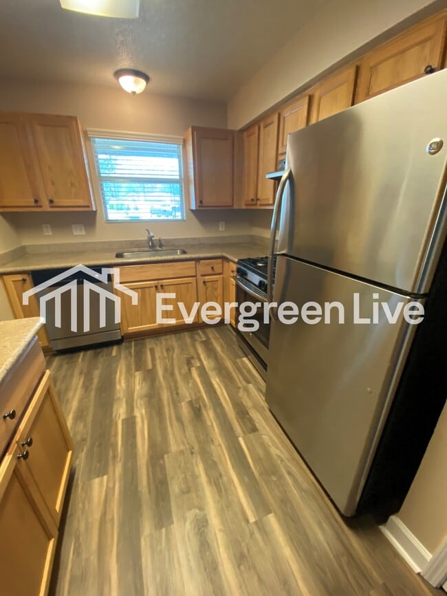 Building Photo - 70 Boreal Ct