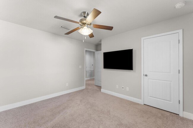 Building Photo - 163 Mosaic Oaks Cir