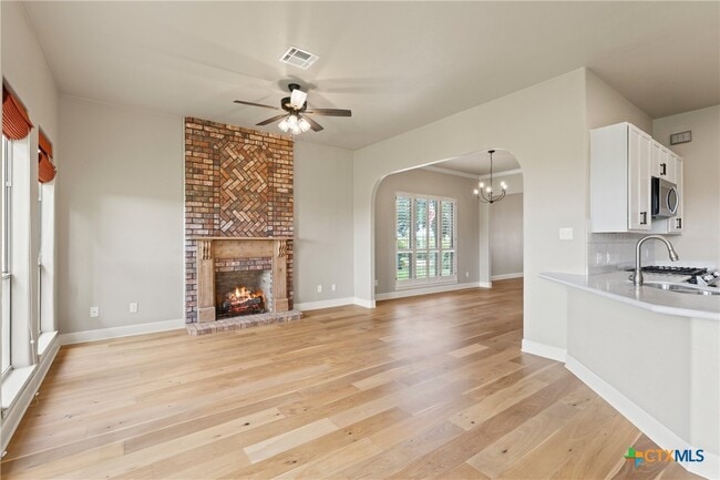 Building Photo - 4512 Sunflower Ln