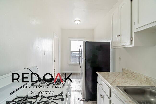 Building Photo - 357 S Alvarado St