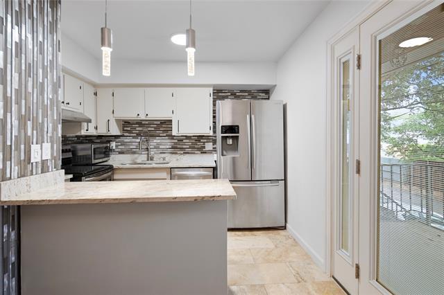 Building Photo - 5218 Fleetwood Oaks Ave