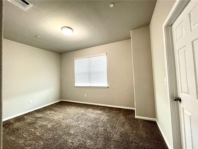 Building Photo - 3240 E Whitestone Blvd