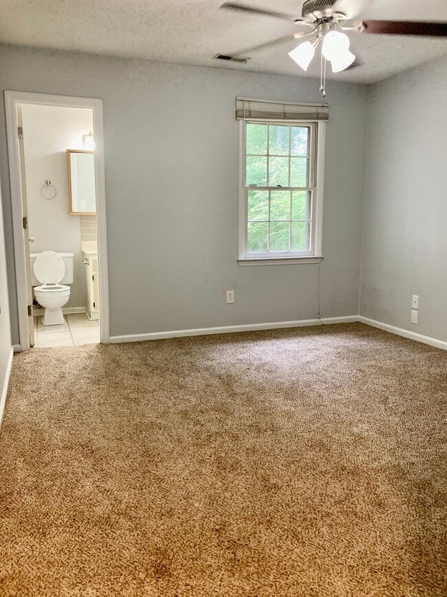 Building Photo - 2 Bed 2 Bath Duplex for Rent