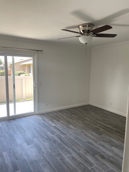Building Photo - 8856 Sutter Cir