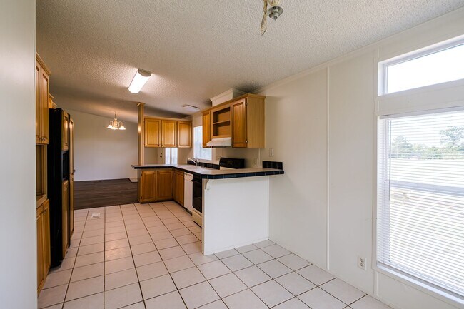 Building Photo - 3bed/2bath Mobile Home Available in Noble ...