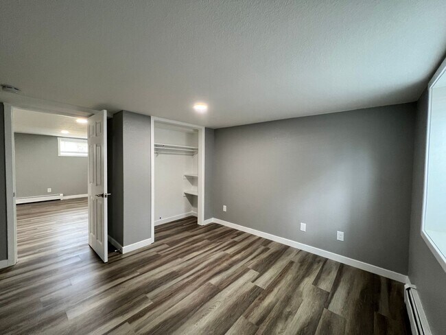 Building Photo - Spacious 3 Bedroom Apartment Near UNC with A/C