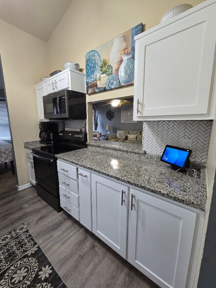 Building Photo - 601 Bridgewater Arch