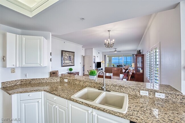 Building Photo - 14817 Laguna Dr