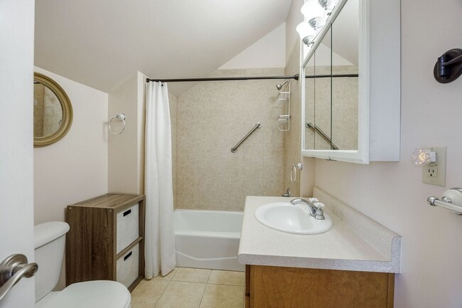 Building Photo - Peaceful 2-bedroom 1-bath Cottage with Deck, Privacy, and Scenic Views! $200 Utility fee pays for...