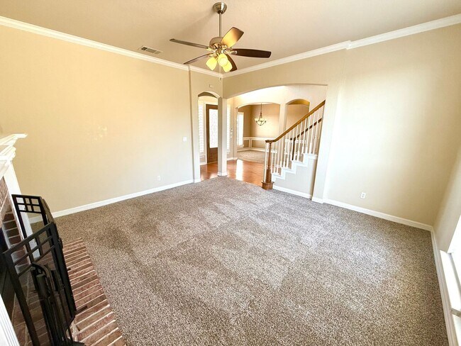 Building Photo - **APPLICATION RECEIVED** *COMING SOON* Luxurious 2-Story Home in Gated Stone Oak Community – Pool...