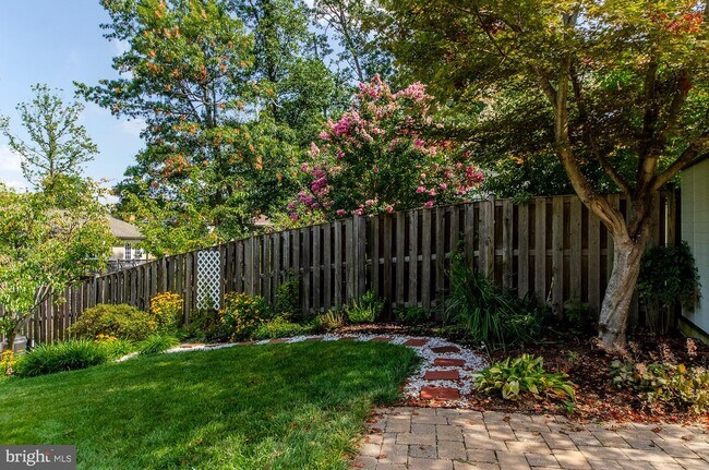 Building Photo - 628 Tazewell Rd NW