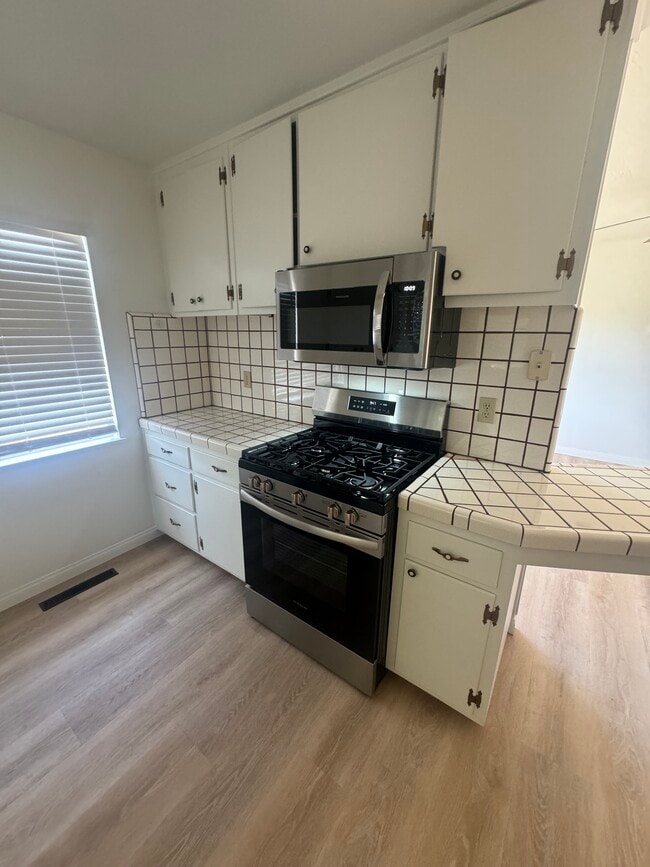 Building Photo - 120 Glencrest Ln