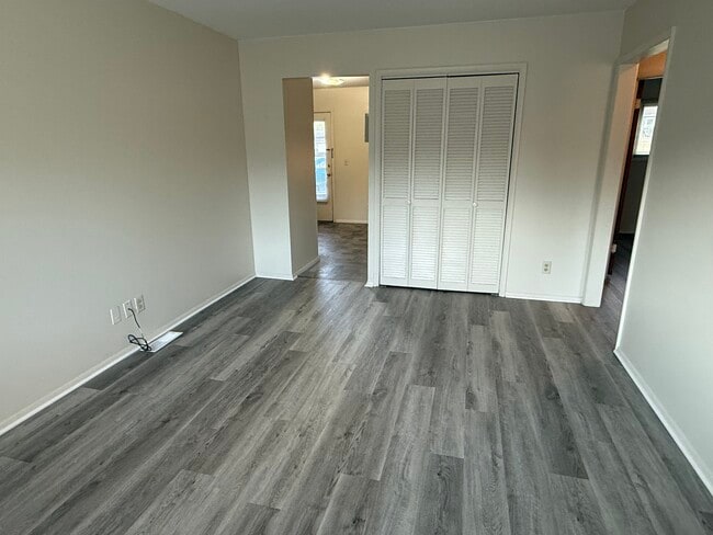 Building Photo - 1916/1918 Building