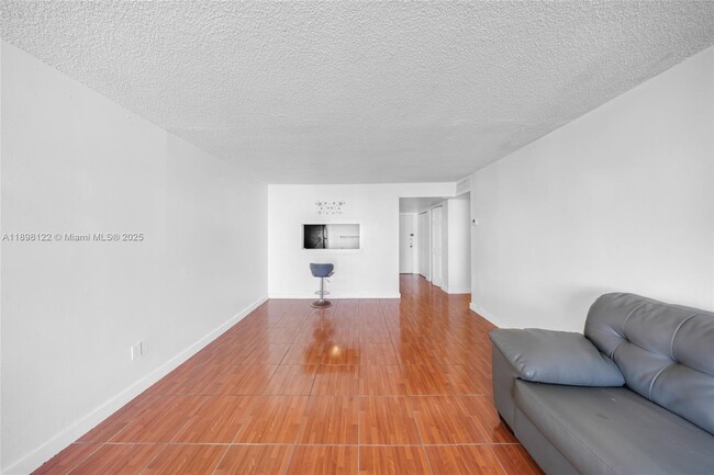 Building Photo - 492 NW 165th St