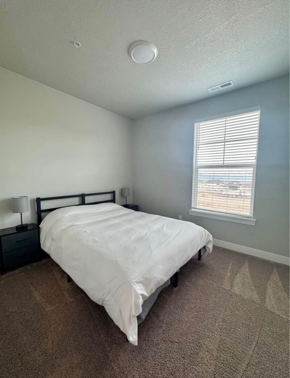 Building Photo - 881 N Coulsen Dr