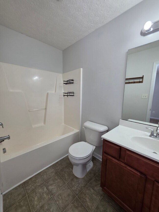 Building Photo - Charming Townhome Living in The Burroughs at Carolina Plantations!