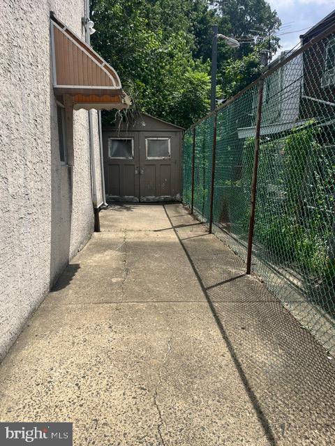 Building Photo - 2070 Haines St