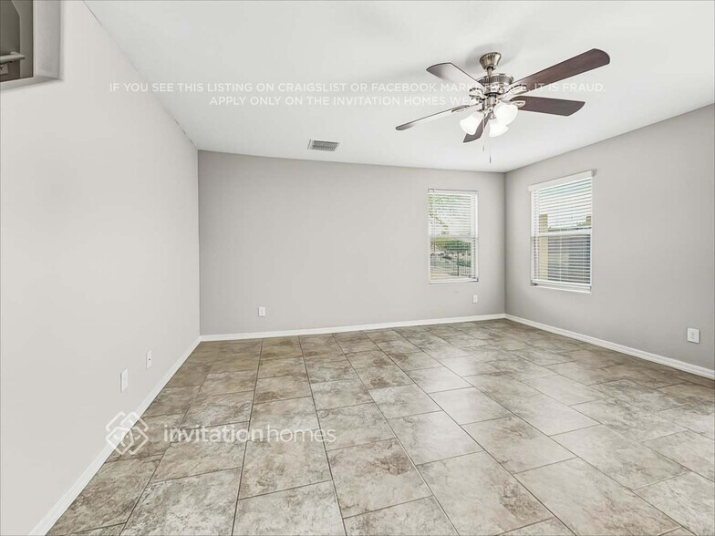 Building Photo - 8015 W Agora Ln