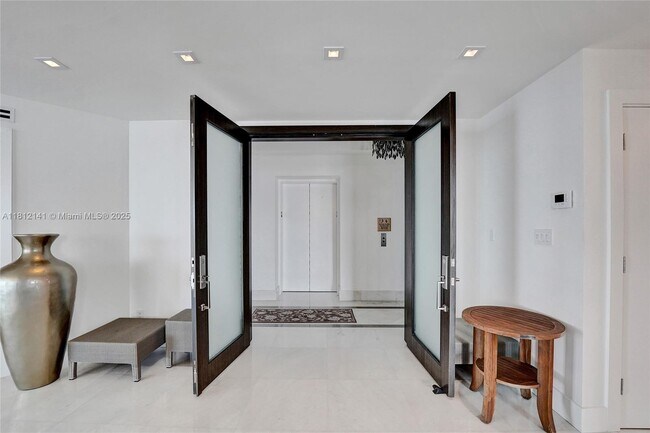 Building Photo - 17875 Collins Ave