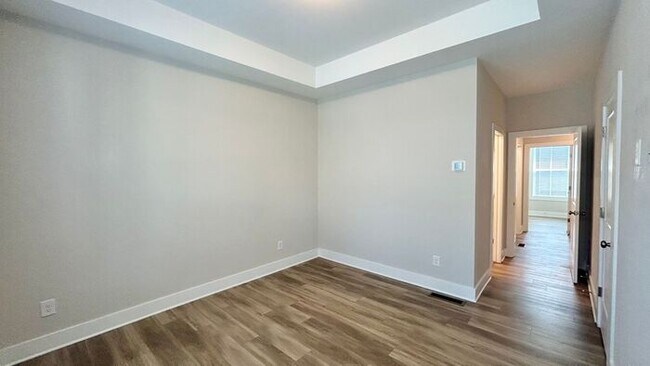 Building Photo - Chastain Park! 2 Bed-2 Bath Townhome, Available NOW!