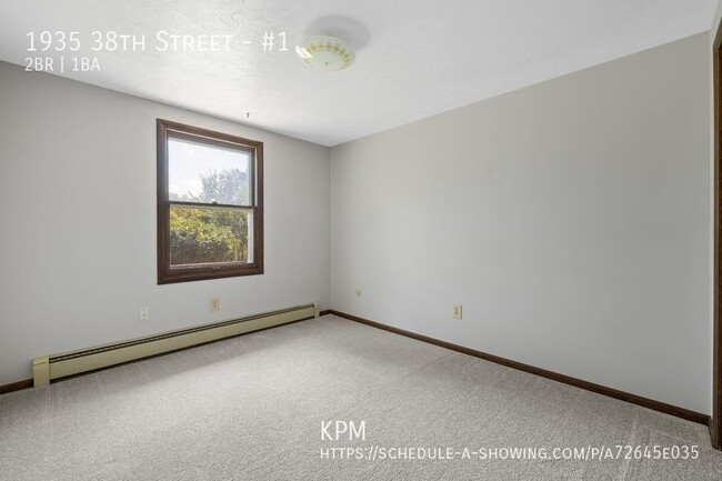 Building Photo - 2 BEDROOM | 1 BATH | MAIN LEVEL APARTMENT ...