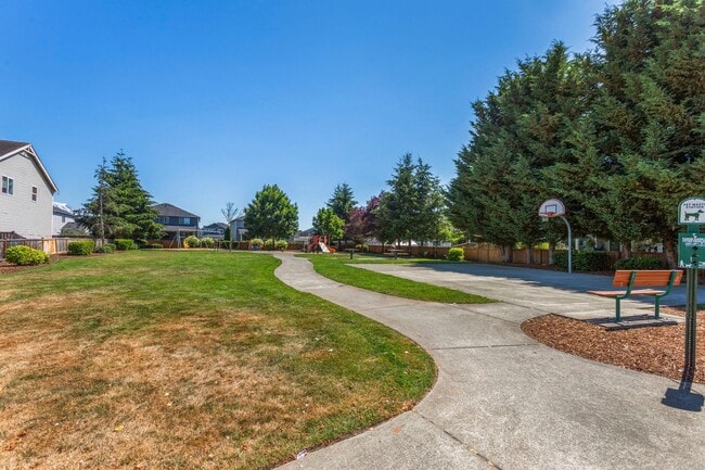 Building Photo - Beautiful 3-bed/2-bath Orting Home in Rive...