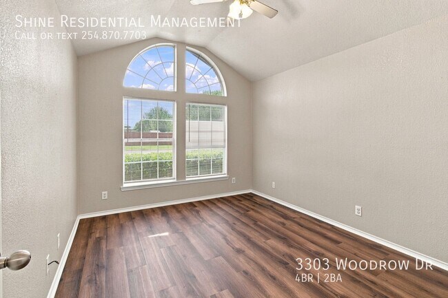 Building Photo - 3303 Woodrow Dr