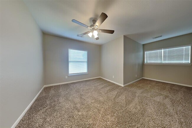 Building Photo - 5061 Stewart Dr